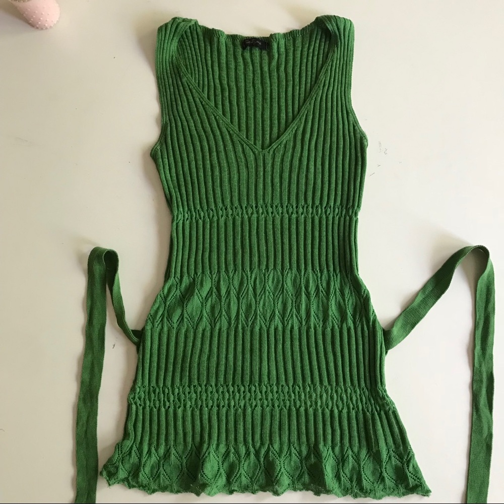 V-neck Sweater Tank Top • F21